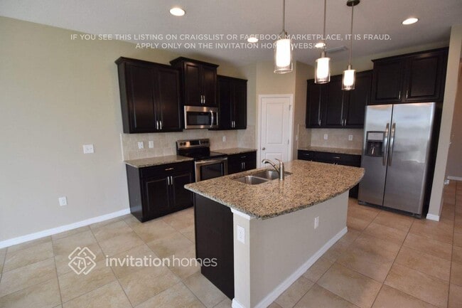Building Photo - 15225 Las Olas Pl