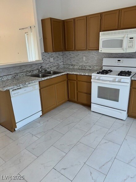 Foto del edificio - 1532 Bluestar Dr