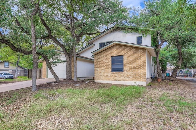 Building Photo - 8600 Tallwood Dr