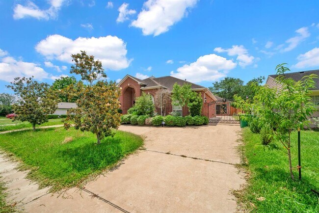 Foto del edificio - 4317 Willowbend Blvd