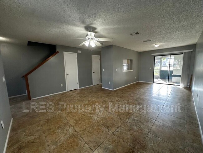 Foto del edificio - 2706 Graduate Ct