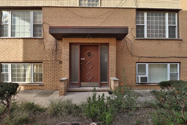 Building Photo - 13033 Seeley Ave