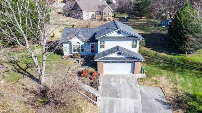 Building Photo - 722 Chapelwood Cir