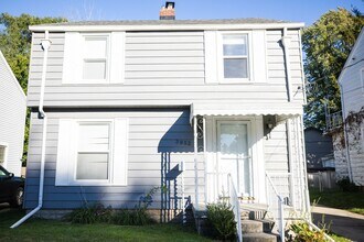 Building Photo - 3852 Wallwerth Dr