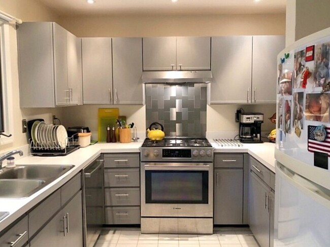 Foto del edificio - 3813 Carnegie Ln