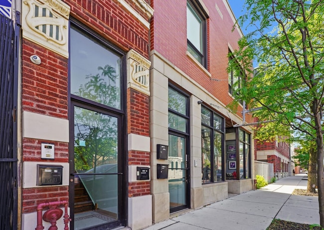 Building Photo - 3048 N Milwaukee Ave