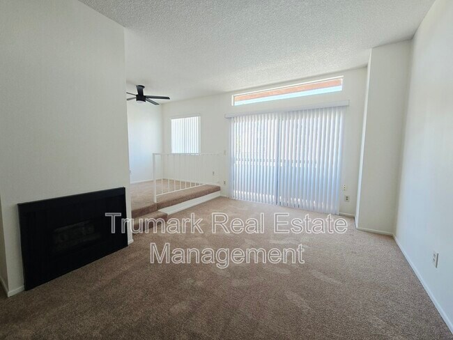 Building Photo - 14605 Burbank Blvd
