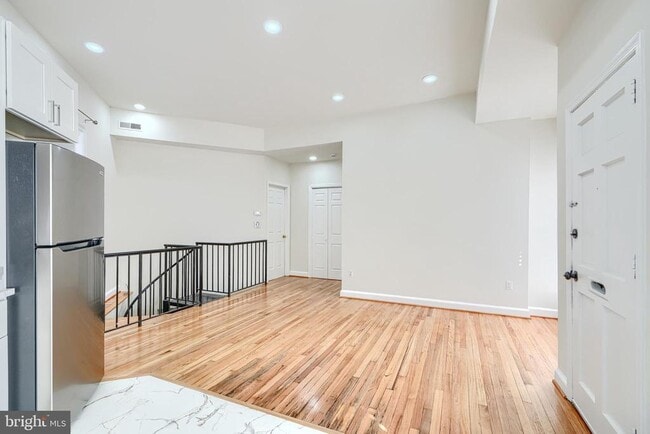 Building Photo - 698 Washington Blvd