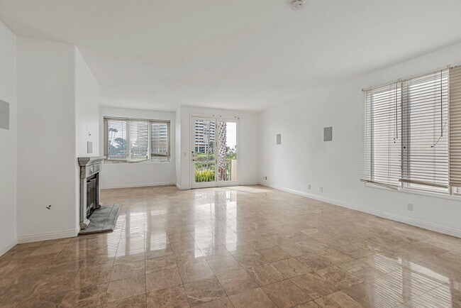 Foto del edificio - 673 Washington Blvd