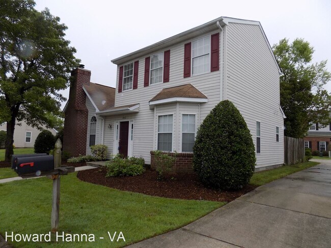 Building Photo - 3 br, 2.5 bath House - 842 Worcester Way