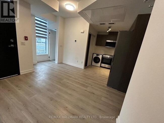 Building Photo - MAIN - 34-851 SHEPPARD AVENUE W