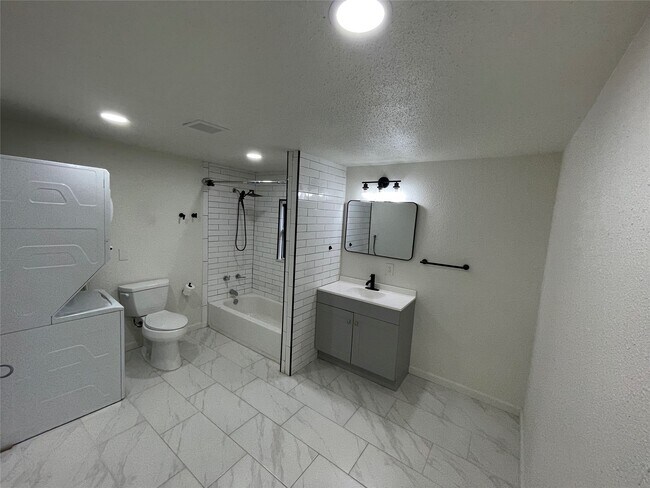 Foto del edificio - 6701 Eagle Pass St