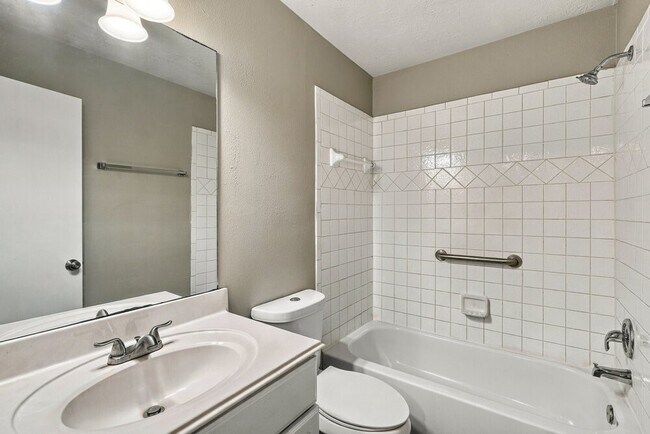 Foto del edificio - 13527 Ambrose St