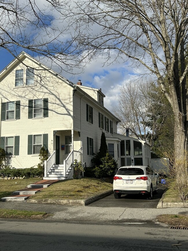 Building Photo - 32 Parker St