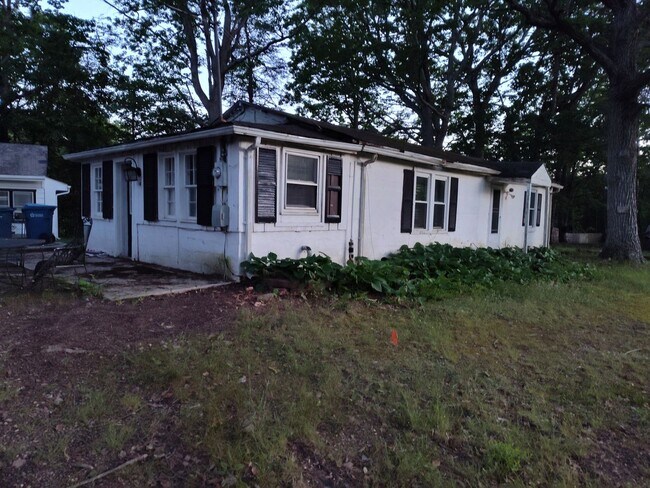 Foto del edificio - 11416 Bristol Rd