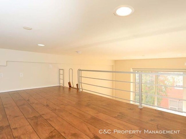 Building Photo - Stylish Studio Loft Apartment