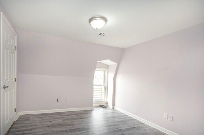 Building Photo - 157 South Ave