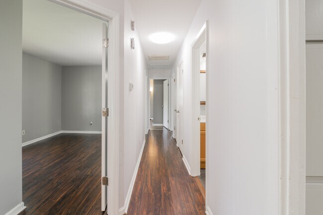 Foto del edificio - 1601 Sansberry Rd