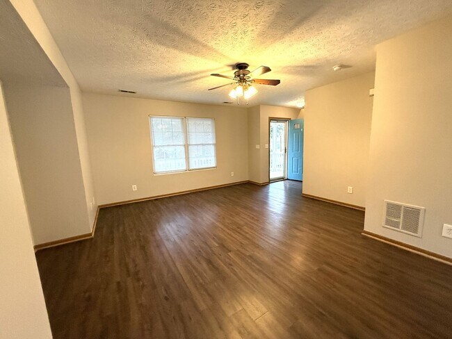 Foto del edificio - Beautiful 3 Bedroom Single Family Home in ...