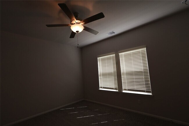 Foto del edificio - 67 Courageous Side Way