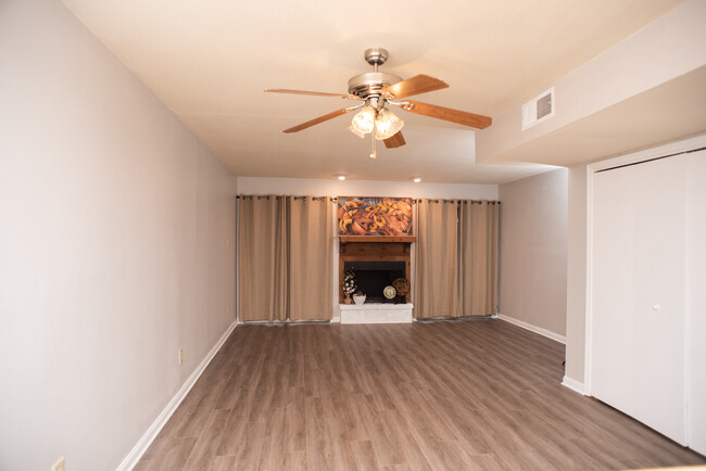 Building Photo - 120 Cayman Cove