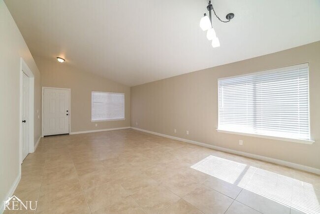 Foto del edificio - 7856 W San Miguel Ave