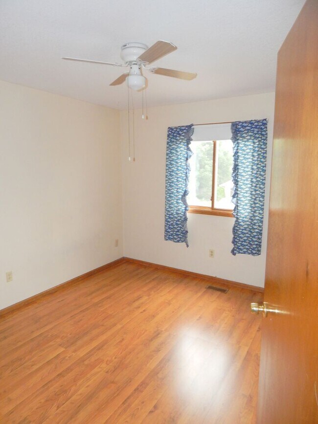 Building Photo - 718 Justice Dr