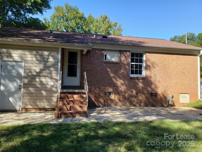 Foto del edificio - 4409 Brooktree Dr