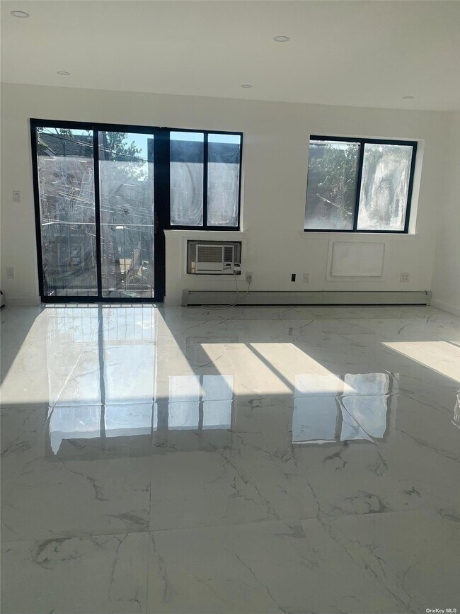 Foto del edificio - 51-27 Codwise Pl