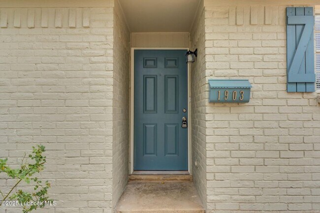 Building Photo - 3/2/1 FOR LEASE - SOUTH LUBBOCK