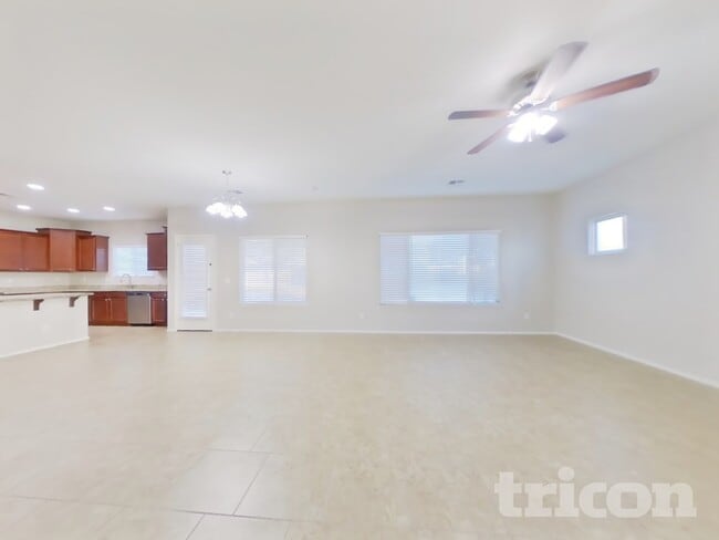 Building Photo - 18024 W Post Dr