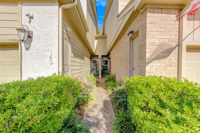 Building Photo - 12625 Memorial Dr