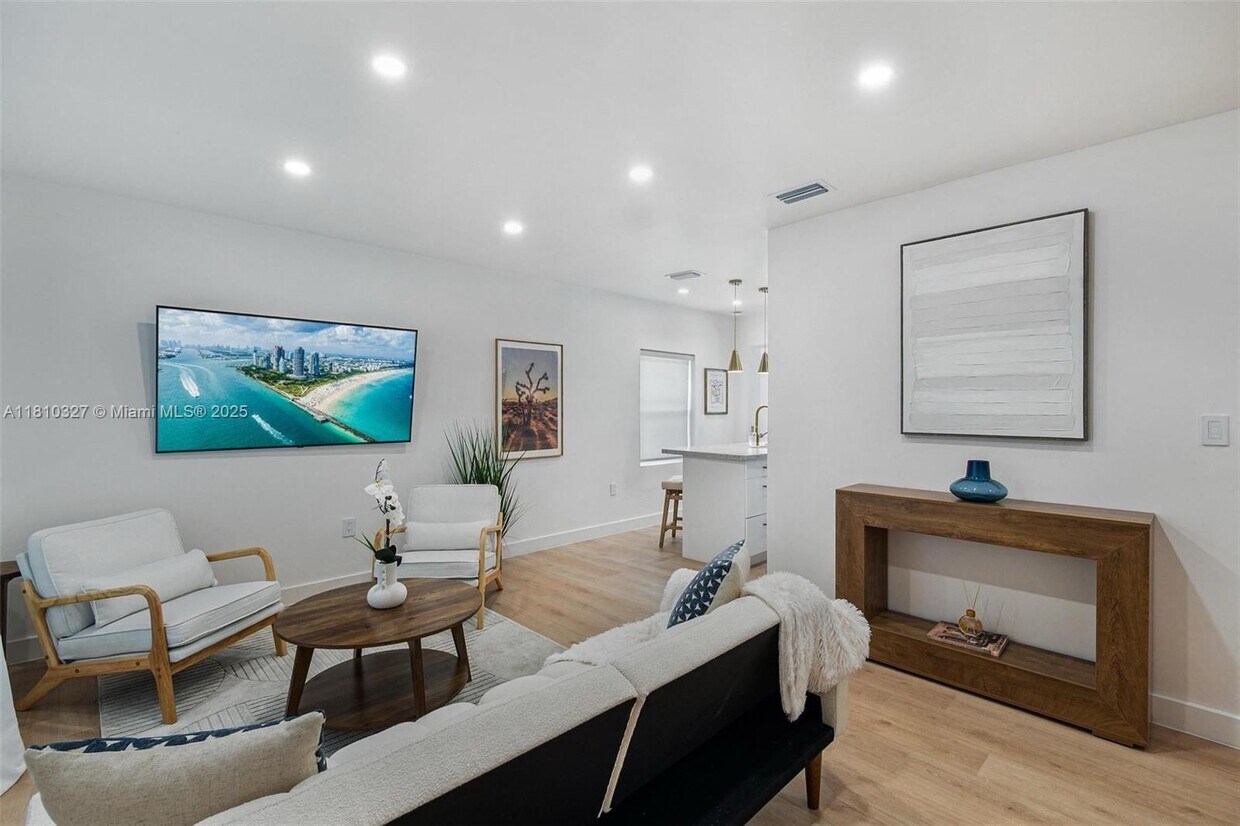 Foto principal - 12325 NE 11th Pl
