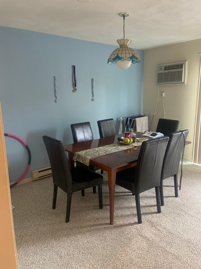 200 Manville Hill Rd Unit 136, Cumberland, RI 02864 Condo for Rent in