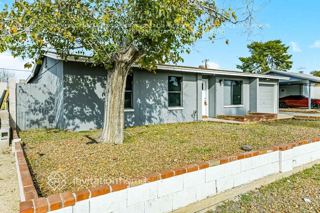 Building Photo - 2128 W Hartford Ave