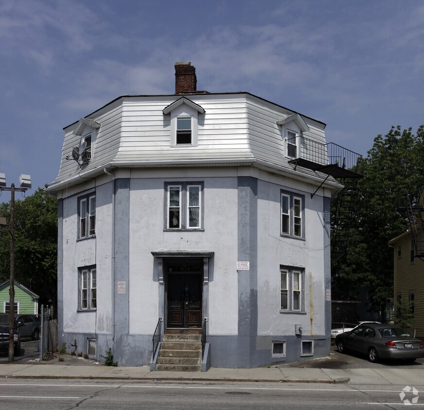 Foto del edificio - 63 Elmwood Ave