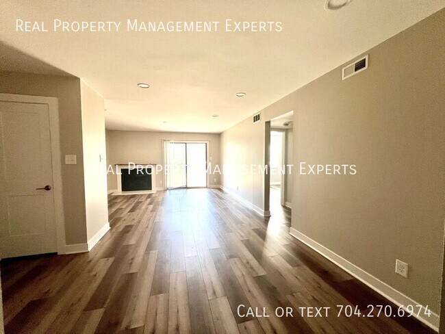 Building Photo - 3021 Heathstead Place