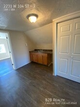 Building Photo - 2231 W 104th St