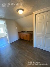 Building Photo - 2231 W 104th St