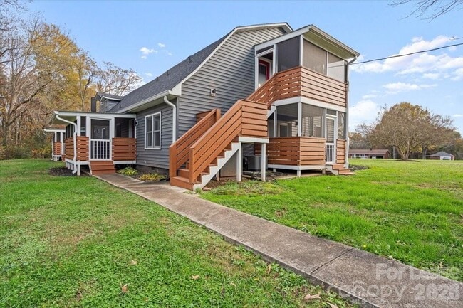 Foto del edificio - 2708 Mooresville Rd