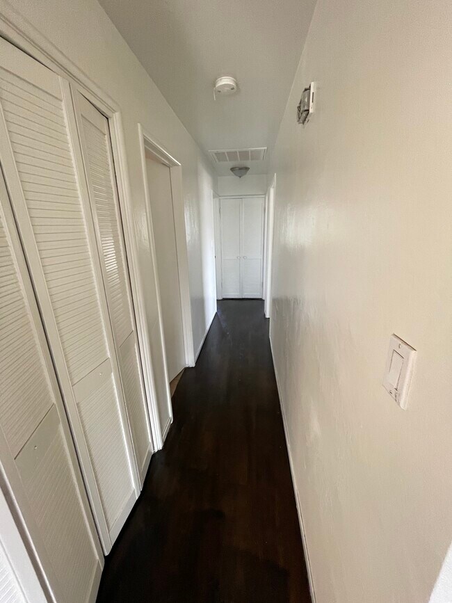 Foto del edificio - 210 Surrey Ln