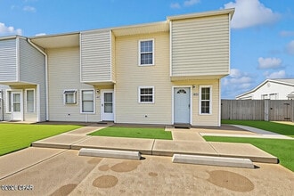 Building Photo - 6601 Pridgen St