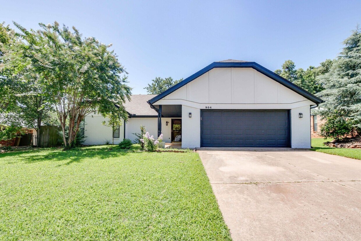 Foto principal - WALK JUST 2 BLOCKS TO EDMOND MEMORIAL – AV...