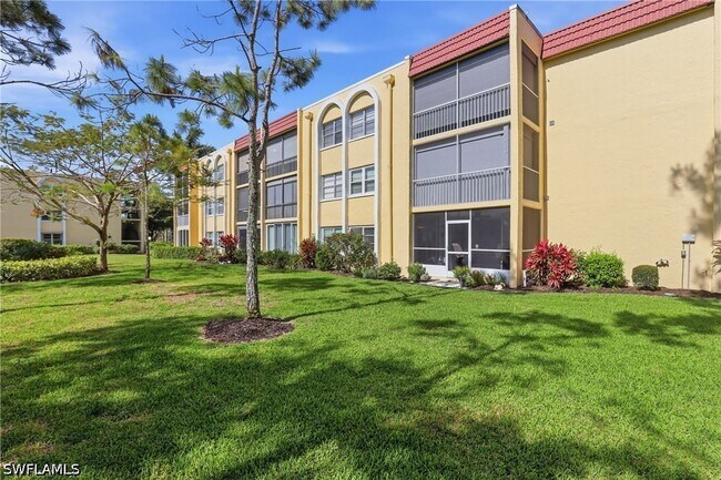 Foto del edificio - 1086 Forest Lakes Dr