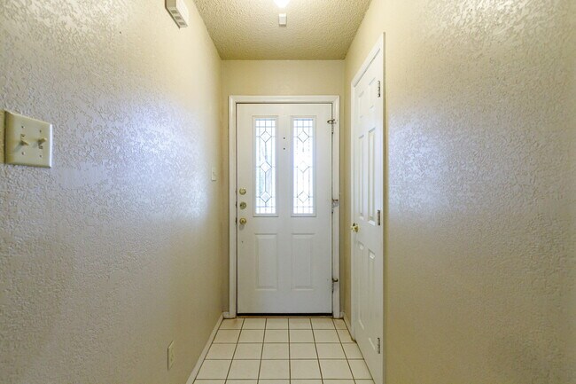 Building Photo - Wonderful Home in South Lubbock!