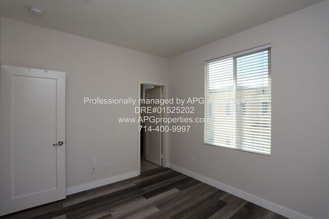 Foto del edificio - 2 Bedroom & 2 1/2 Bathroom Townhome with 2...