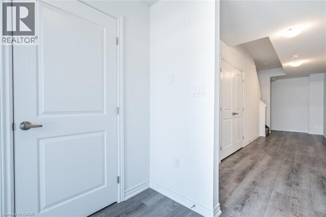 Photo du bâtiment - 4874 Connor Dr