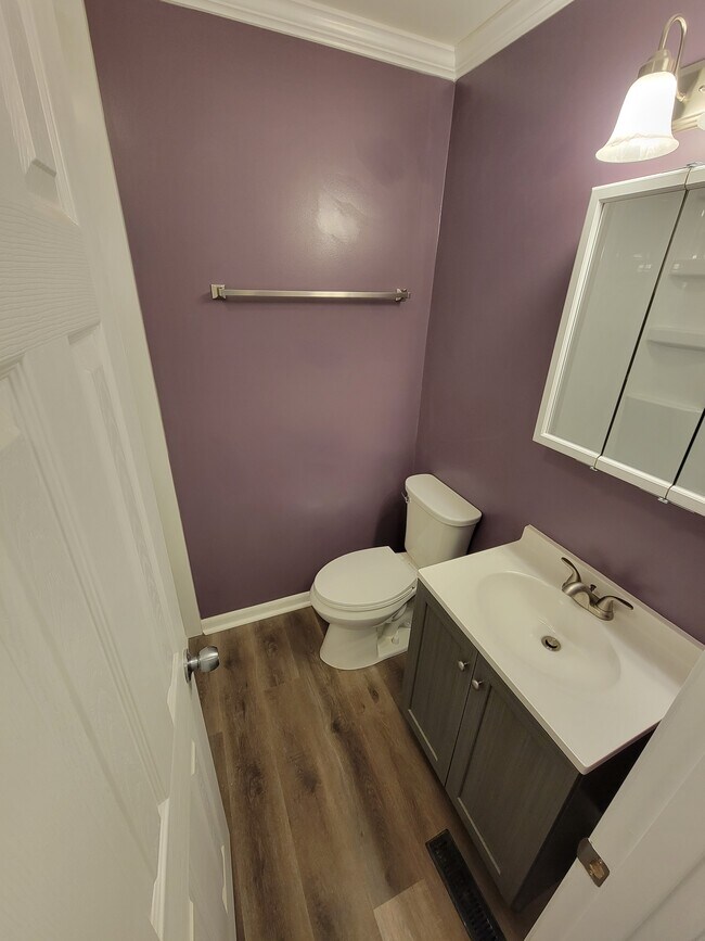 Bathroom - 5034 Ora St