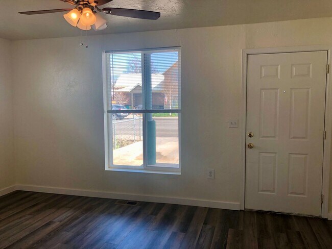 Building Photo - 4th St. Fourplex