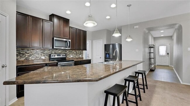 Building Photo - 330 New Bridge Dr